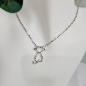 VINTAGE EXCELLENT SILVER CAT  NECKLACE QUALITY COSTUME JEWELRY